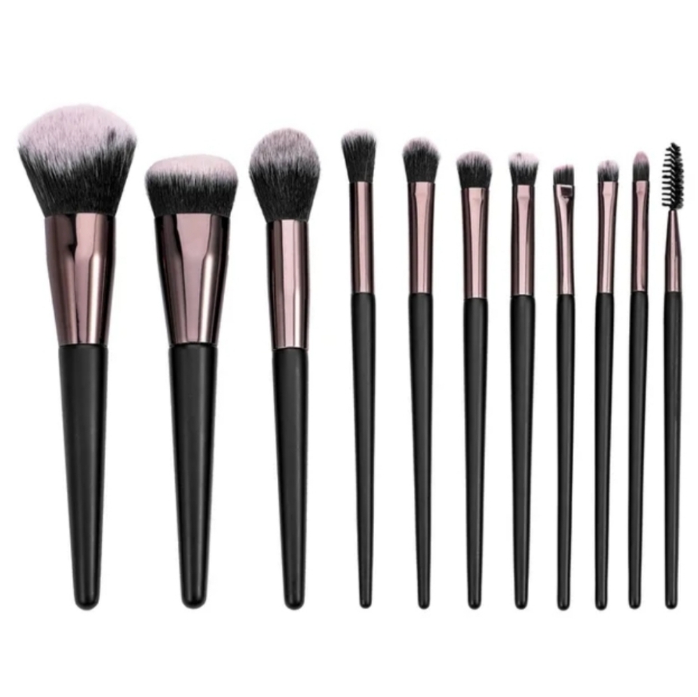 Janiah'z Beauty &Essentials  make brushes